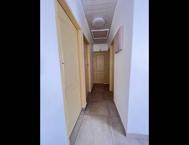 5 BEDROOM HOUSE FOR SALE IN EIKENHOF